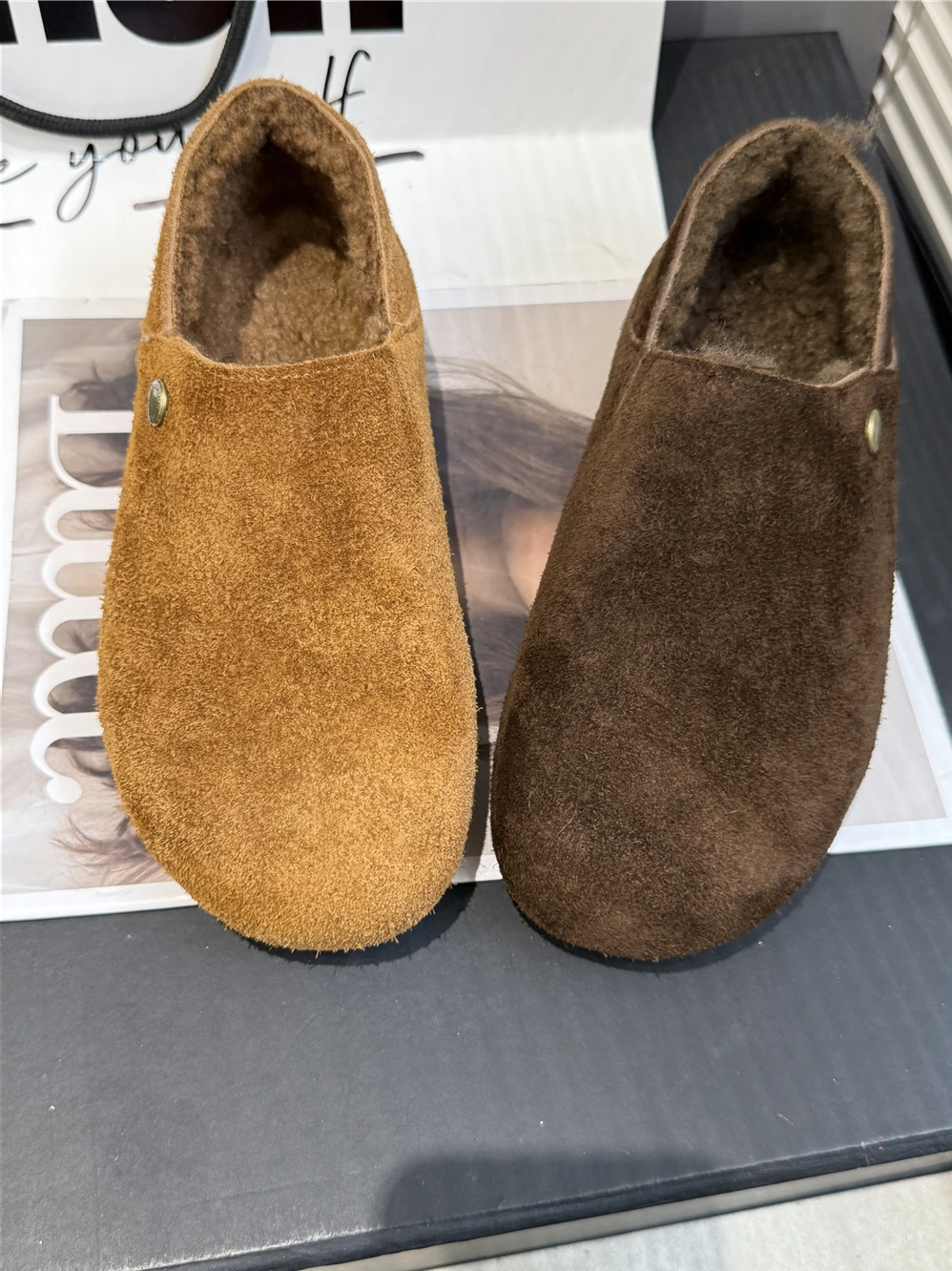 Lockige Flachschuhe aus Lammwollfell, Damen-Baumwollschuhe, warme Winter-Slipper, Damen-Loafer mit Gürtelschnalle, Woll-Mokasins, Damen-Fellstiefel. – Detail 13