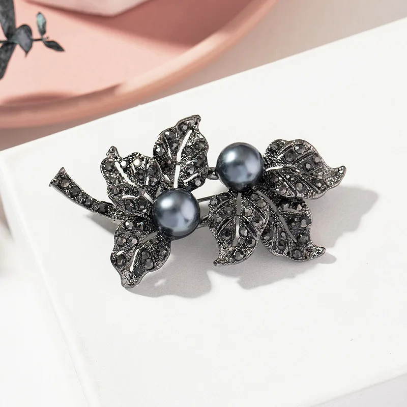 trsince Vintage Rhinestone Black Pearl Alloy Bow Women Brooch Pin Fashion Corsage Personality Clothing Accessories Jewelry