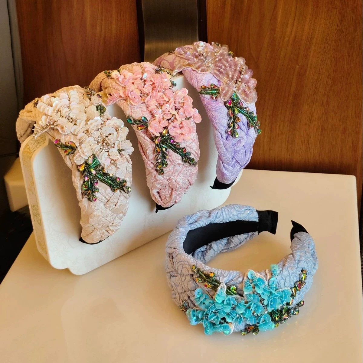 

New High Quality Fashionable Sequnied Flower Headband for Women, Girls and Children Wedding Headbands and Hair Accessories