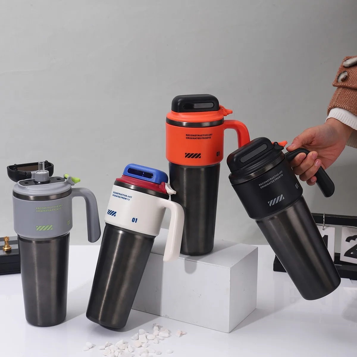 

1L Robo-Armor Portable Insulated Cup with Sport Mode Quick-Open Straw & Built-in Car Ice Maker