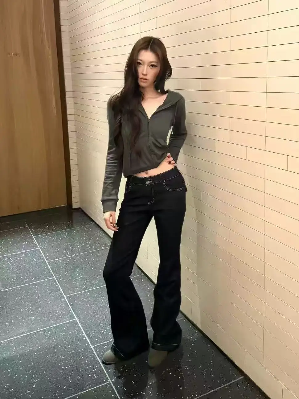 Kimutomo 2026 New Retro Y2K Dark Grey Zip Up Cardigan Women Korean Style Slim Fit High Class Streetwear Jacket