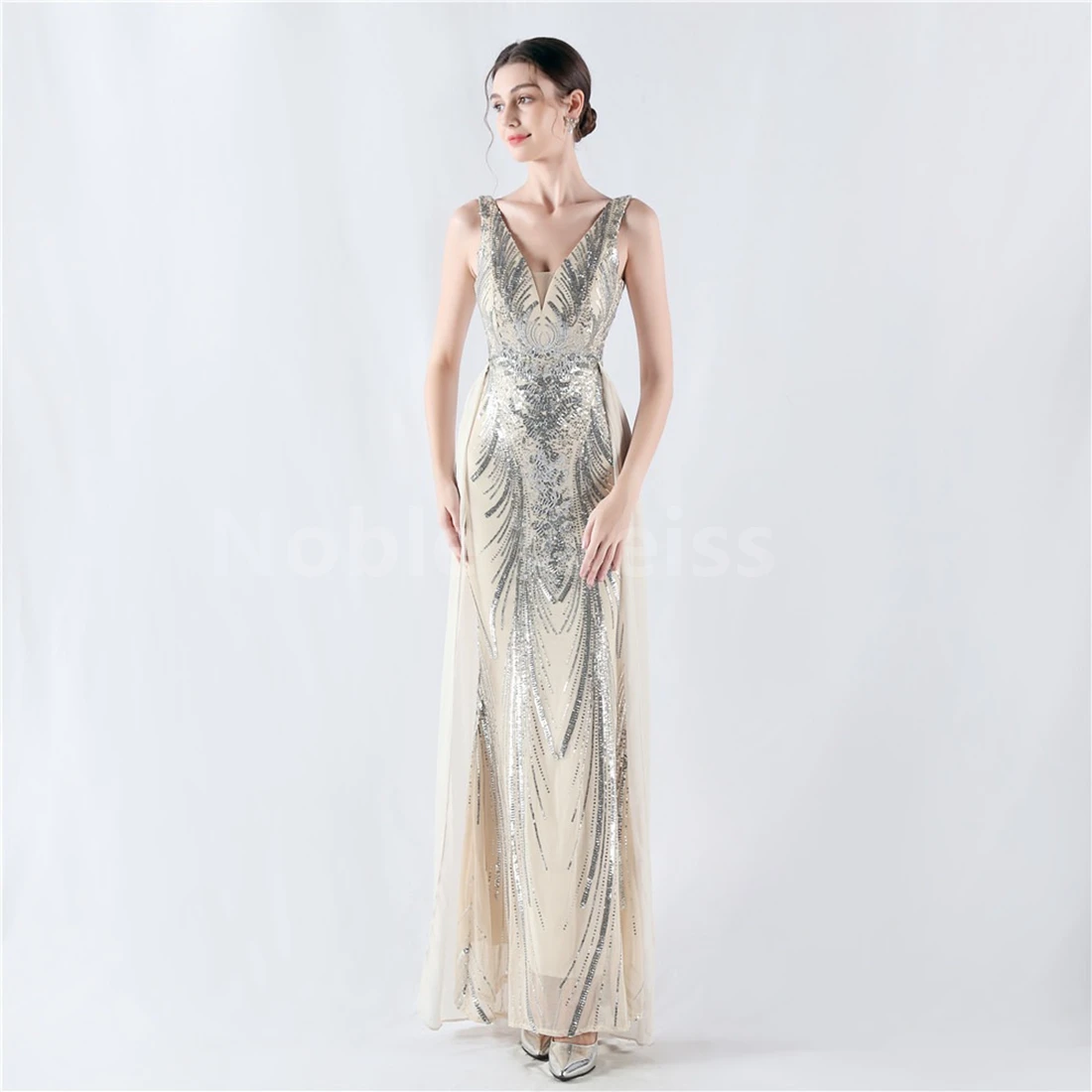 Sequin V-neck Sleeveless Floor-Length Prom Dress with Shinning Backless Design and Shawl Customized