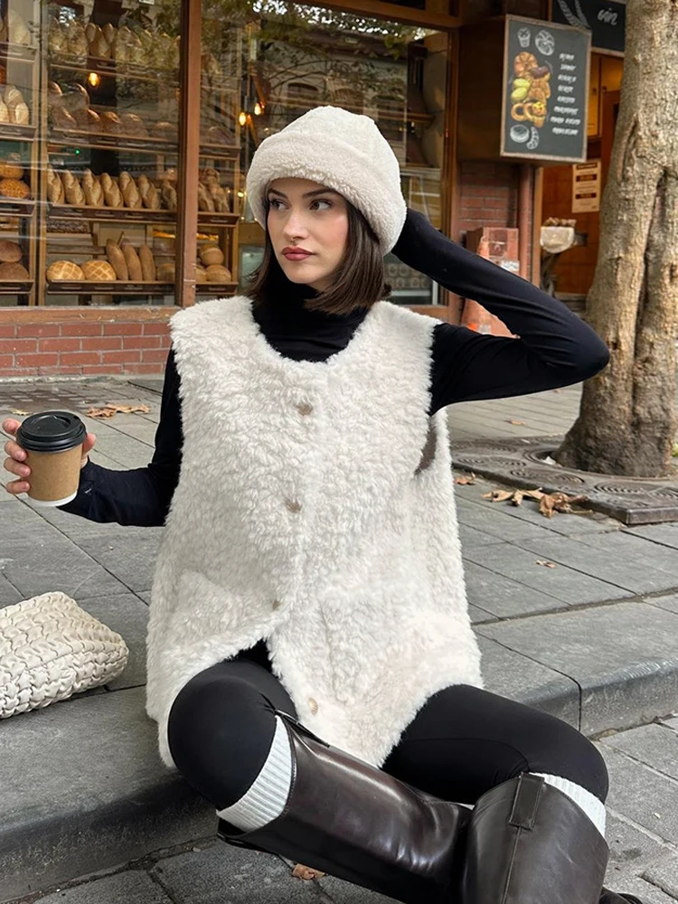 

2026 New Faux Mink Fur Vest White Elegant Pocket Women Fashion Sleeveless Top Soft Warm Round Neck Cardigan Waistcoat Streetwear