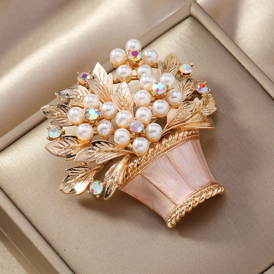 Vintage Enamel Flower Basket Brooch Faux Pearl Rhinestone Gold Leaf Pin Chic Jewelry For Women Dress Coat Scarf Casual Wear Gift