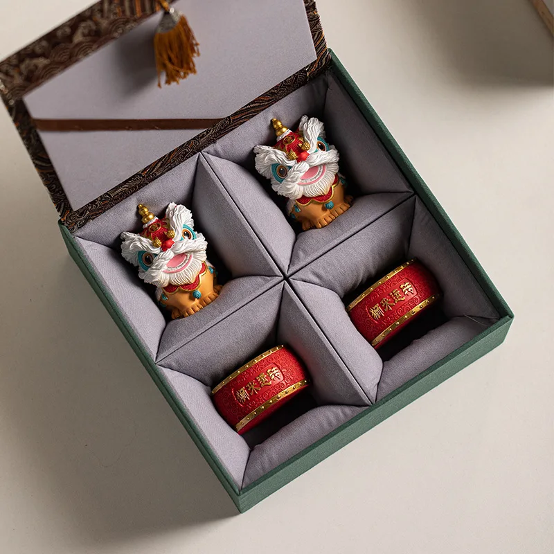 

Chinese characteristic gift China-Chic lion dance decorations