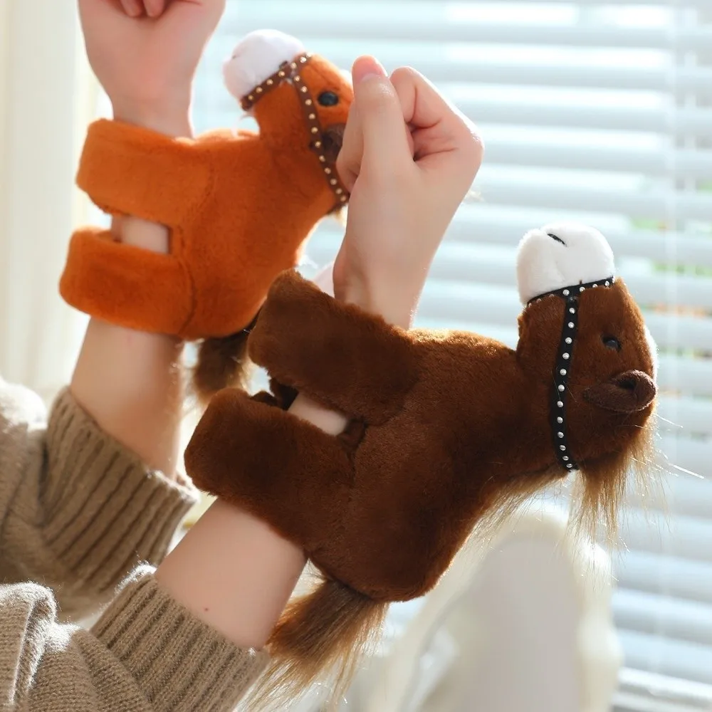 Bracelet de poignet en peluche cheval de Simulation, dessin animé, poney doux, nouveauté, queue rotative, jouet en peluche, utilisation décorative