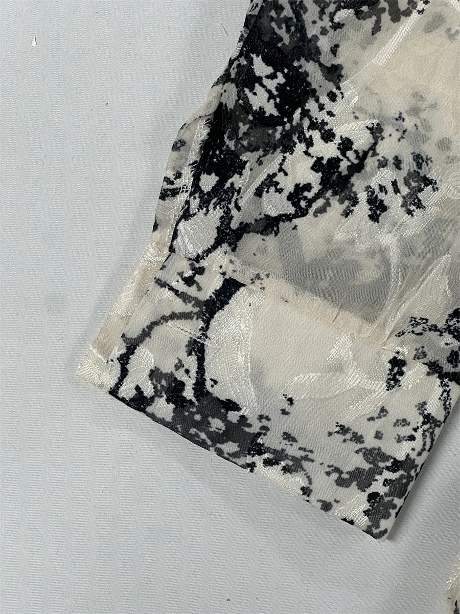 Modische, leichte Hemden für Damen, Blumenmuster, Knopfleiste, Bluse mit Puffärmeln, Spitzenspleißen für den täglichen Sommer, Bürokleidung