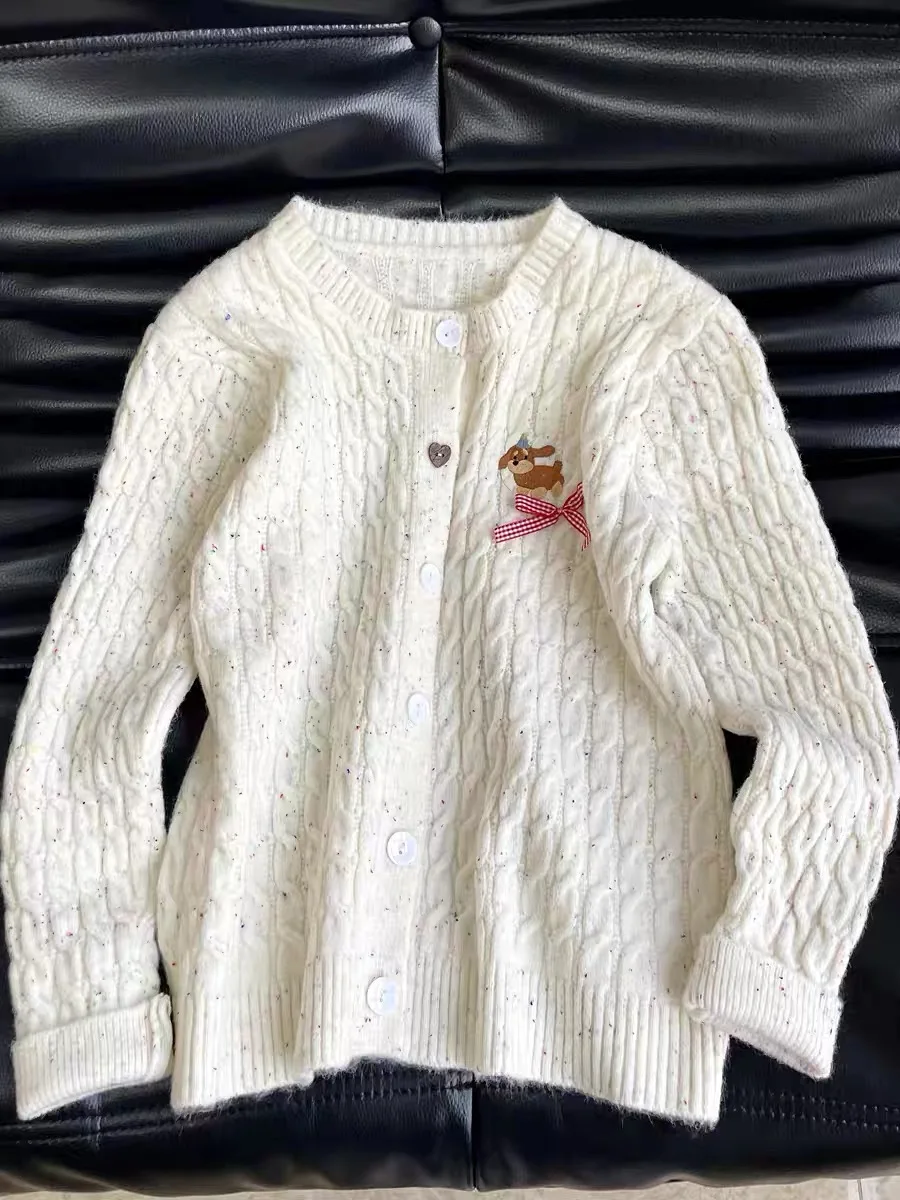 Maglione Cardigan lavorato a maglia bianco da donna con fiocco dolce 2024 autunno inverno cappotto corto ricamato monopetto da donna