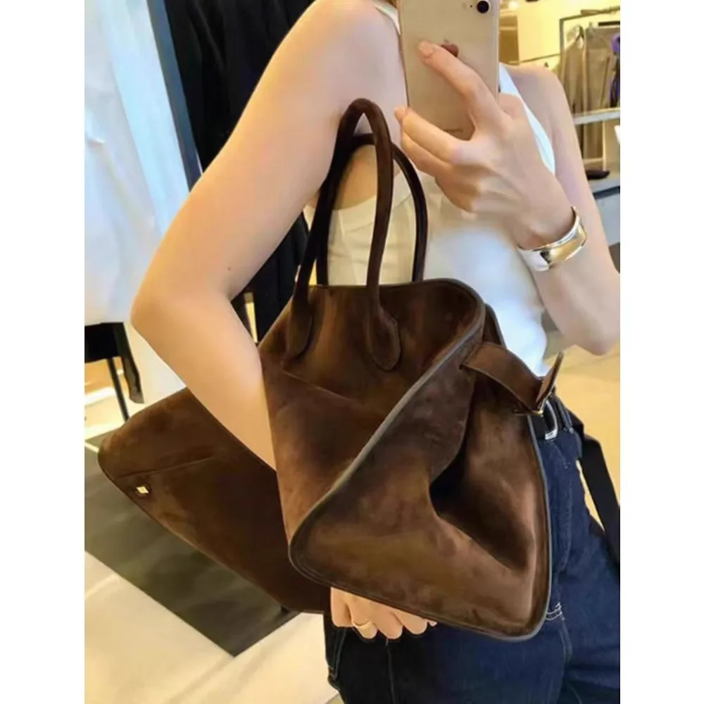 

In-stock autumn and winter high-end unique design large-capacity women's new style commuter retro tote bag
