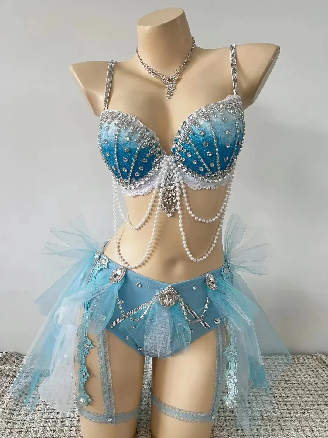 Conjunto de Bikini azul cielo brillante con borla de perlas para mujer, ropa de fiesta de cumpleaños, traje de baile de escenario Sexy para cantante, Club nocturno, Bar, graduación