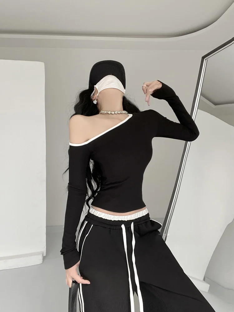 Sexy Oulder Bared American Bla And White Colion Farbe Slant Collar Long Sve Gestrickte Basis IRT Frauen Frühling Slim Fi...