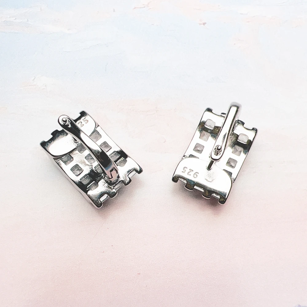 Klappbare Creolen mit Weißem Zirkon-Besatz, Europäischer Feiner Schmuck für Damen, Glamouröses Trendiges Geschenk aus Massivem 925 Sterling Silber – Detail 7