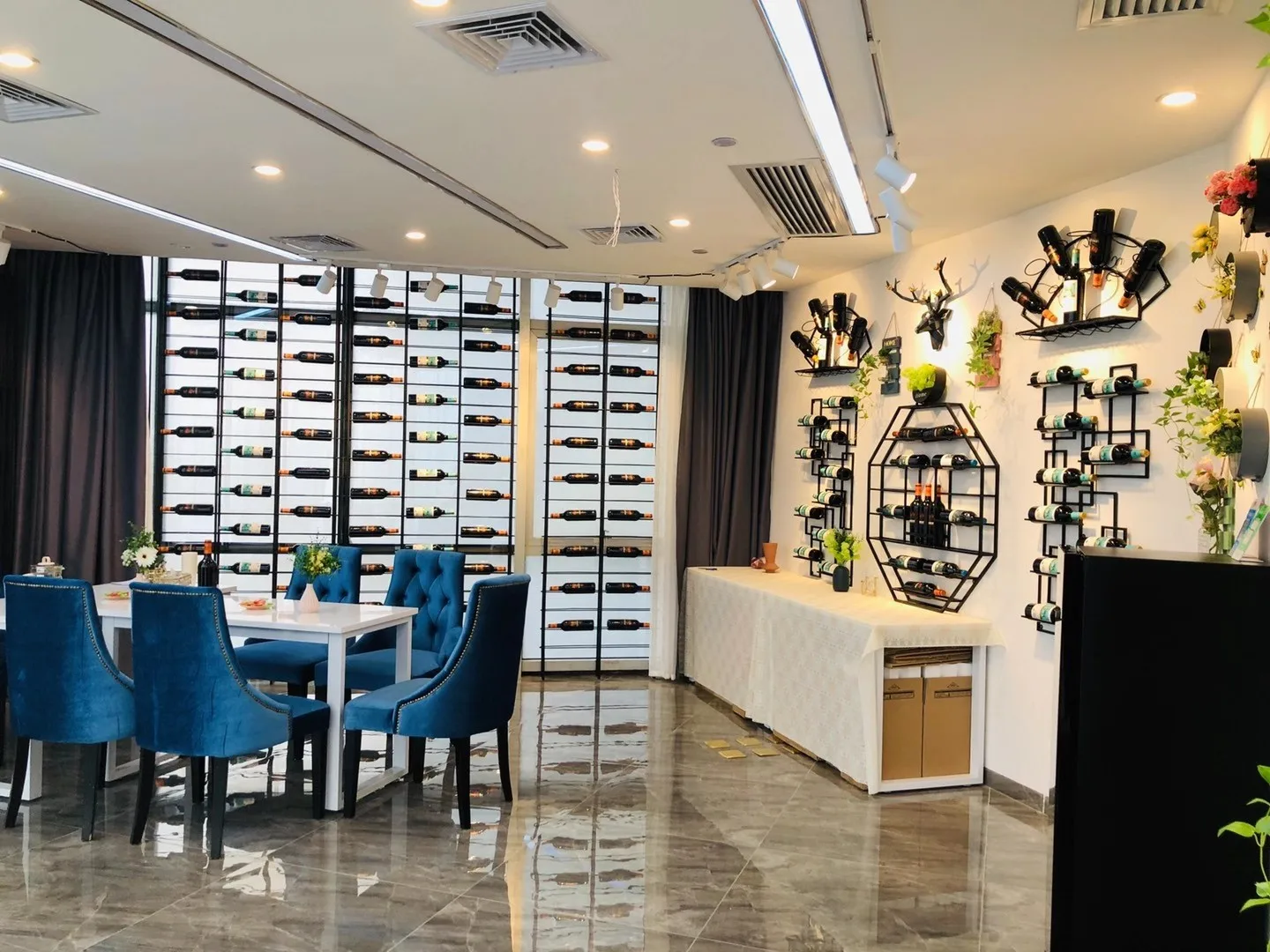 بار بار النبيذ الرف الإبداعي مطعم الحائط خزانة مشروبات الجرف النبيذ خمر الجدار شنقا النبيذ عرض الرف #2