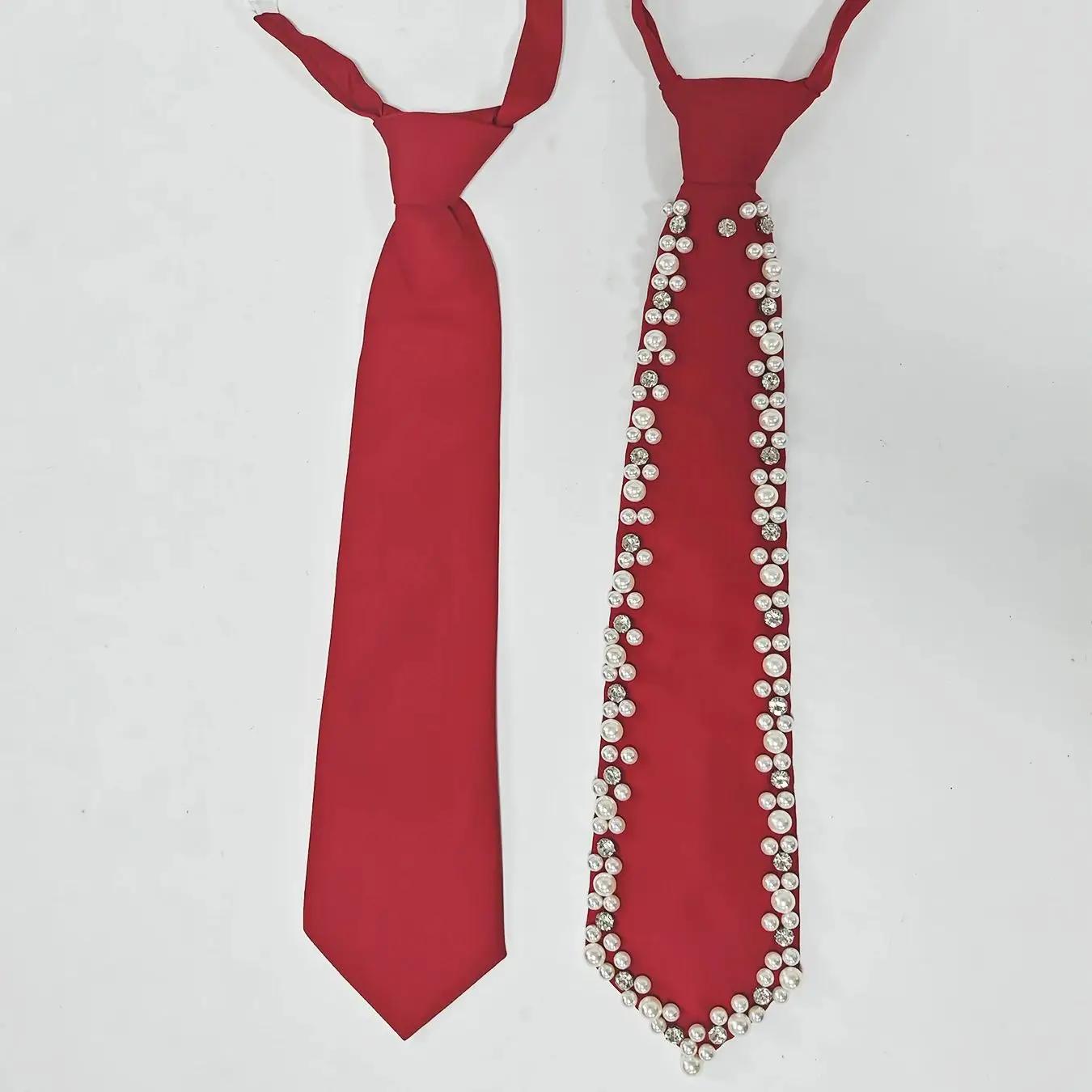2-Piece Handmade Long Pearl and Diamond Set with Matching Plain Tie, High-End and Elegant, a Must-Have for the Back-To-School Season, Sparkling and Suitable for Couples and Best Friends