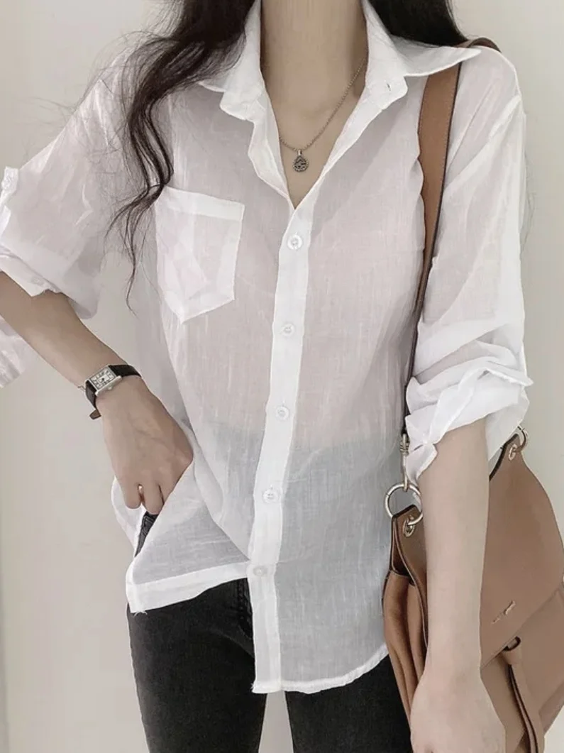 قميص صيفي أنيق أبيض بأكمام طويلة للحماية من الشمس، قميص خفيف الوزن بياقة واحدة وزر واحد، قميص نسائي عصري بأكمام فقاعية