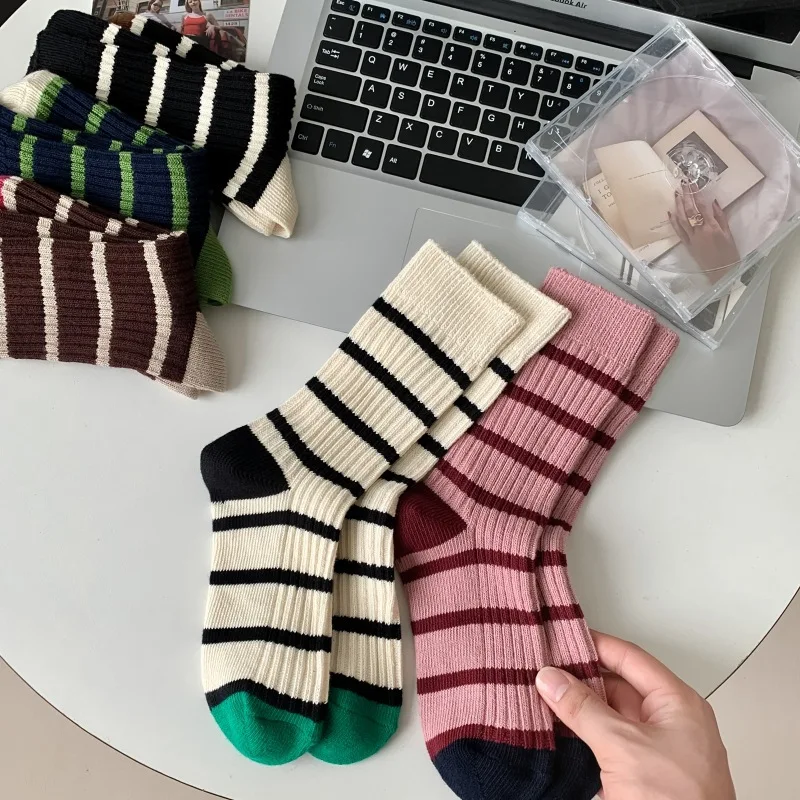 Damen Lange Socken Mittellang Koreanischer Stil Atmungsaktive Freizeitsocken Mädchen Stickerei Herren Baumwollsocken Frühling Sommer Gestreifte Paarsocken