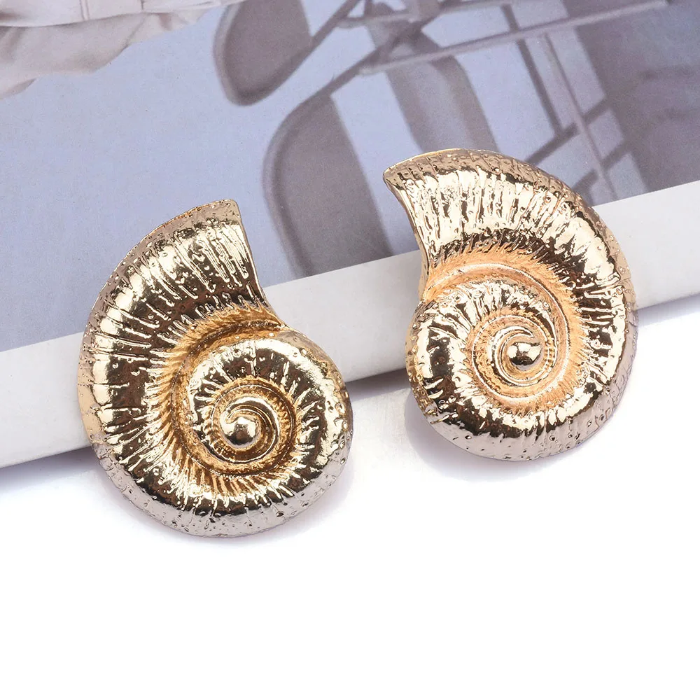 2024 New ZA Fashion Golden Seashell Shape Metal Big orecchini donna Indian Retro Punk Hip Hop Rock Statement orecchini gioielli