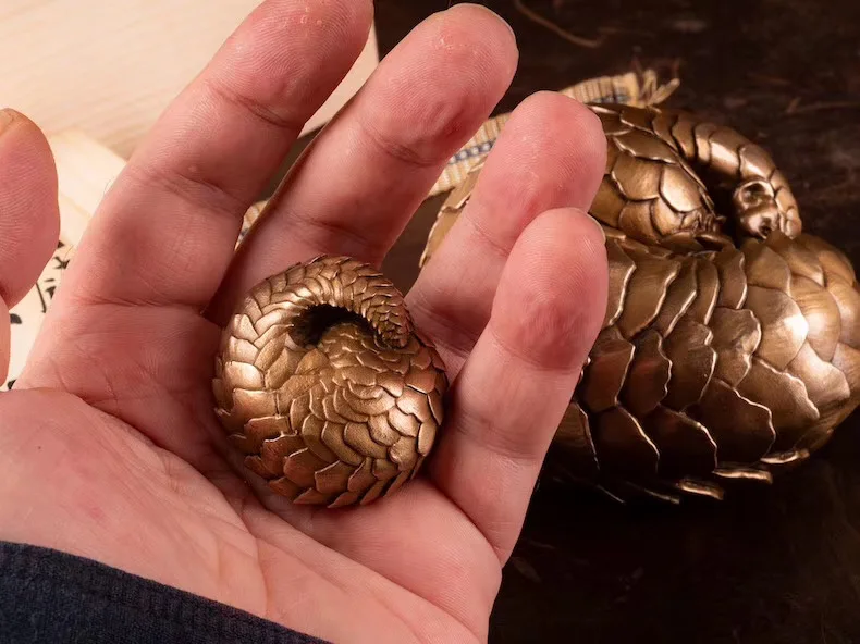 Bronze sculpture of pangolin, 5cm, home decoration accessories, modern fortune gift