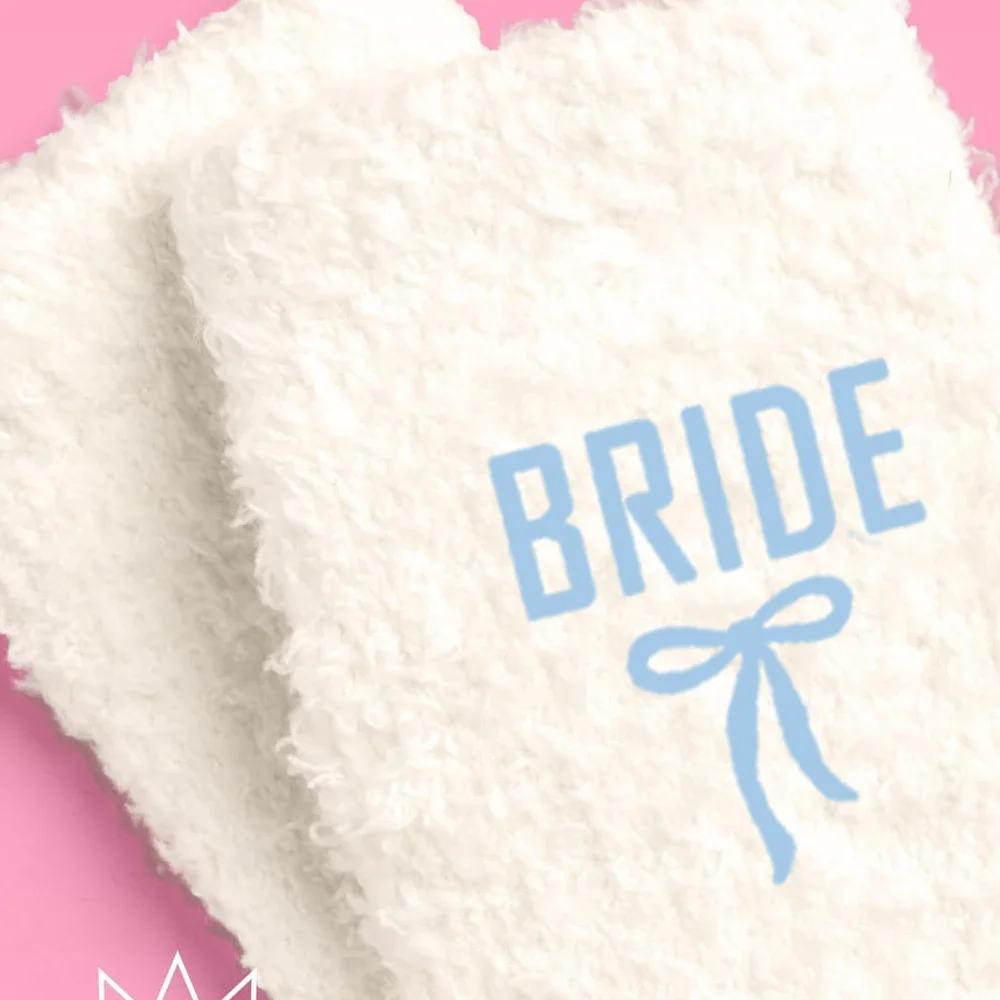 1 Paar elfenbeinfarbene, flauschige Braut-Wolkensocken, Schuhe für Brautparty, Junggesellinnenabschied, Pyjama-Party, Hochzeit, Geschenk für die zukünftige Braut, Zubehör – Detail 2