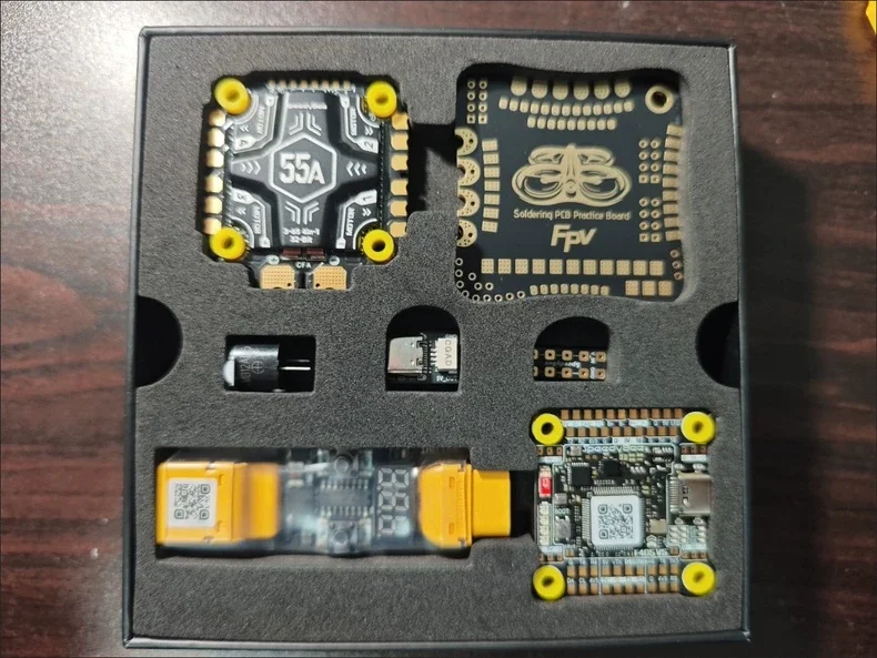 1pcs/lot NEW Speedybee F405 V4 BLS 55A BMI270 F405 V5 OX30 30x30 FC&ESC Stack 4IN1 ESC Drone Toy Accessories Flight Controller