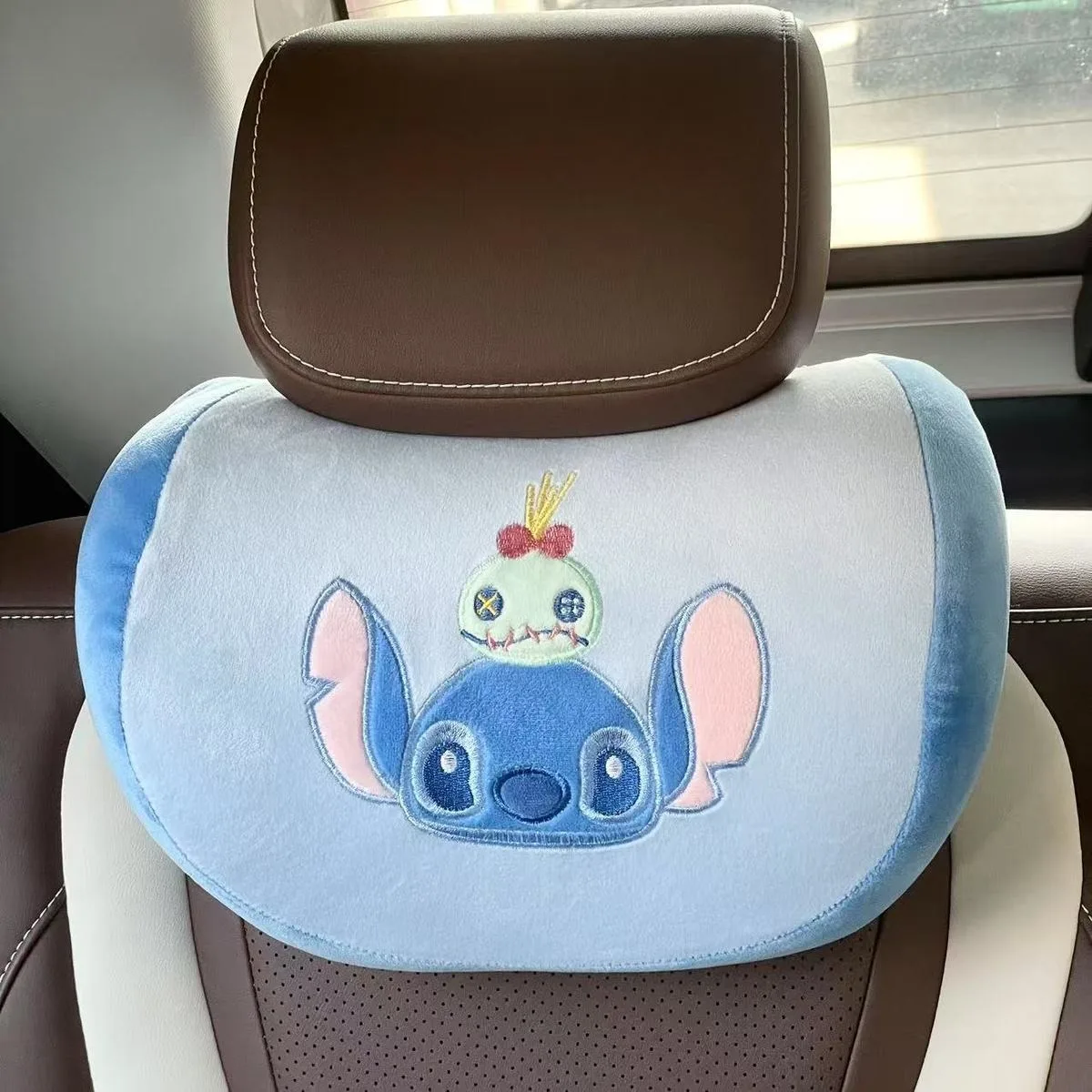 

Sanrio Kuromi Cartoon Kawaii Car Accessories Interior Stitch My-melody Cute Car Headrest Car Neck Pillow Travel Accessories