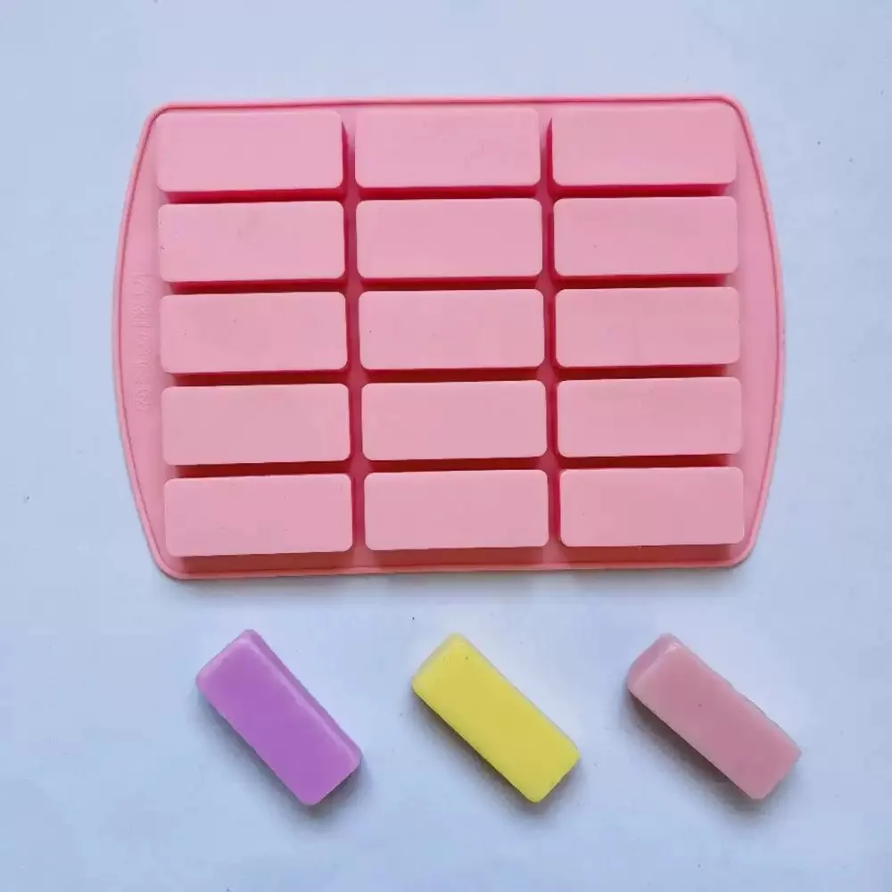 Formas de silicone retangulares com 15 cavidades para chocolate, moldes pequenos para barras energéticas, barras de cereais, cubos de gelo e mini bolos.