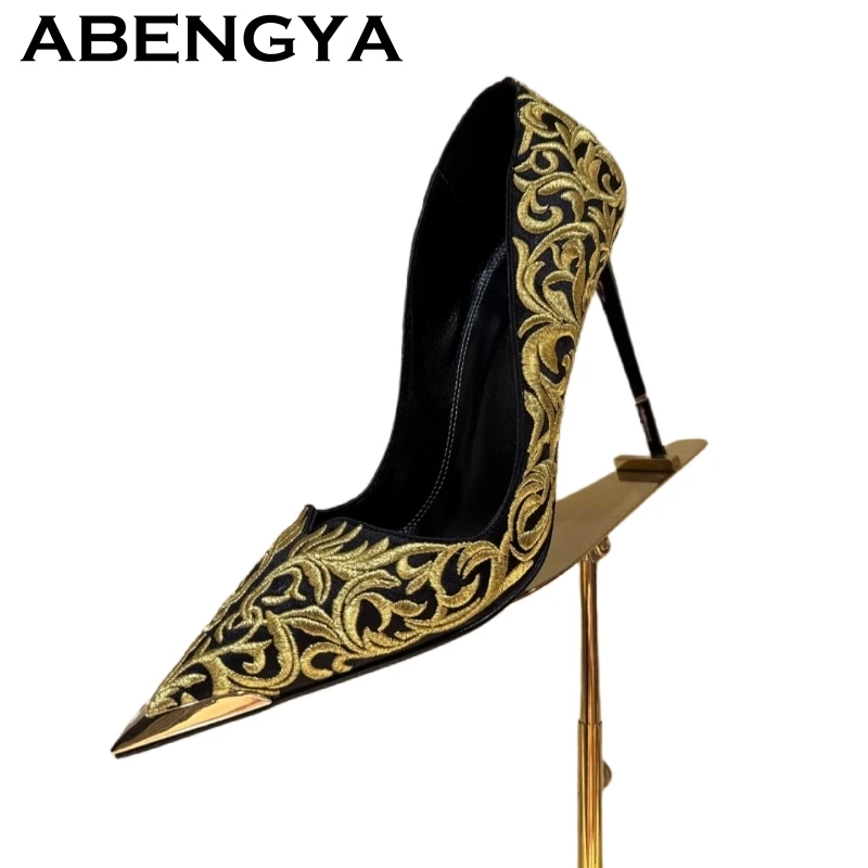 

2025 Summer Fashion Gold Embroidery Thin High Heels Shoes Women Metal Pointed Toe Stilettos Sexy Runway Party Pumps Shoes Mujer
