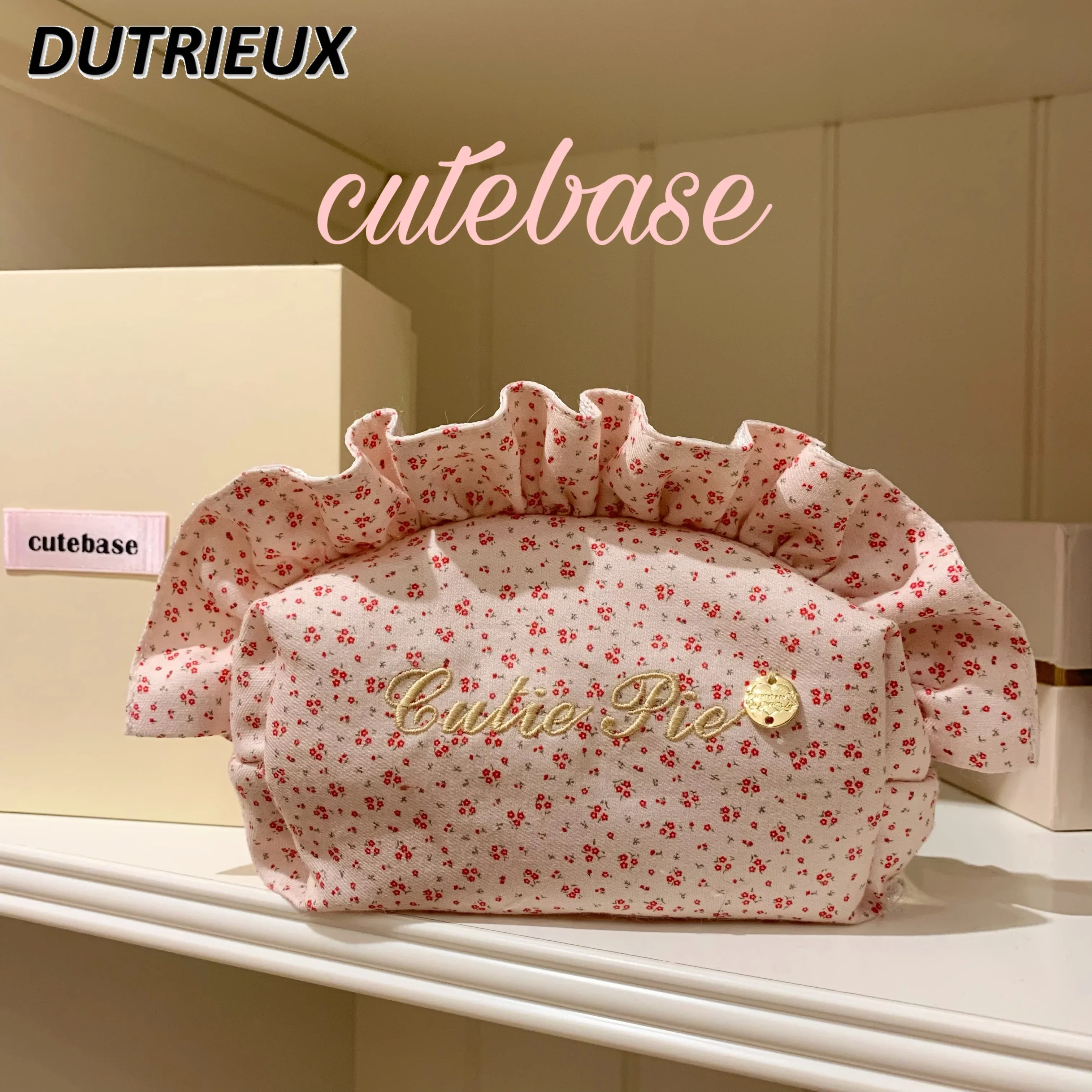 

French Style Embroidery Exquisite Lady Shell Small Cosmetic Bag Fashion Pouch Make Up Bags for Women Sweet Cute 2024 New