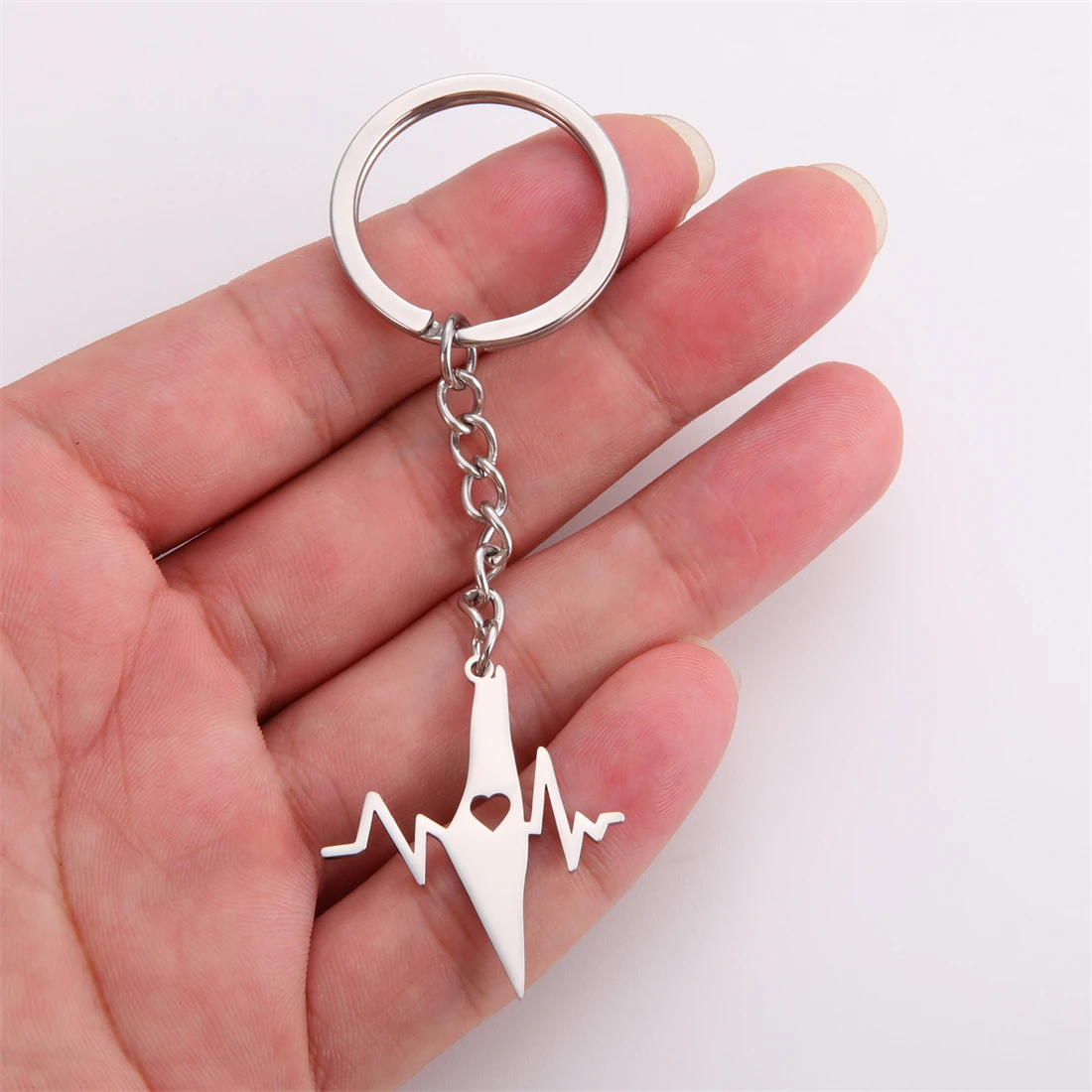 EUEAVAN Country Map Heartbeat Keychain Stainless Steel Hollow Heart-shaped Keyring Car Backpack Pendant Jewelry Gift