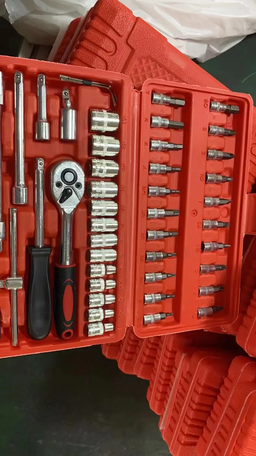 Popular 46 Pcs Screwdriver Tool Kit Multi Purpose Combination Tool Case Precision Socket Set for Auto Repairing