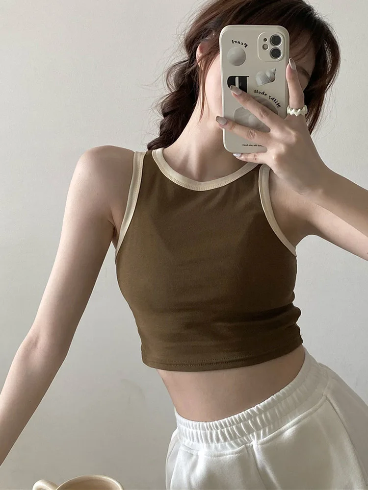 Damska koszulka bez rękawów Dziewczęca kamizelka w kształcie litery T z wyściełanym damskim lato koreańskim 2024 Nowy styl Slim Short Bottoming Sling Crop Top Women