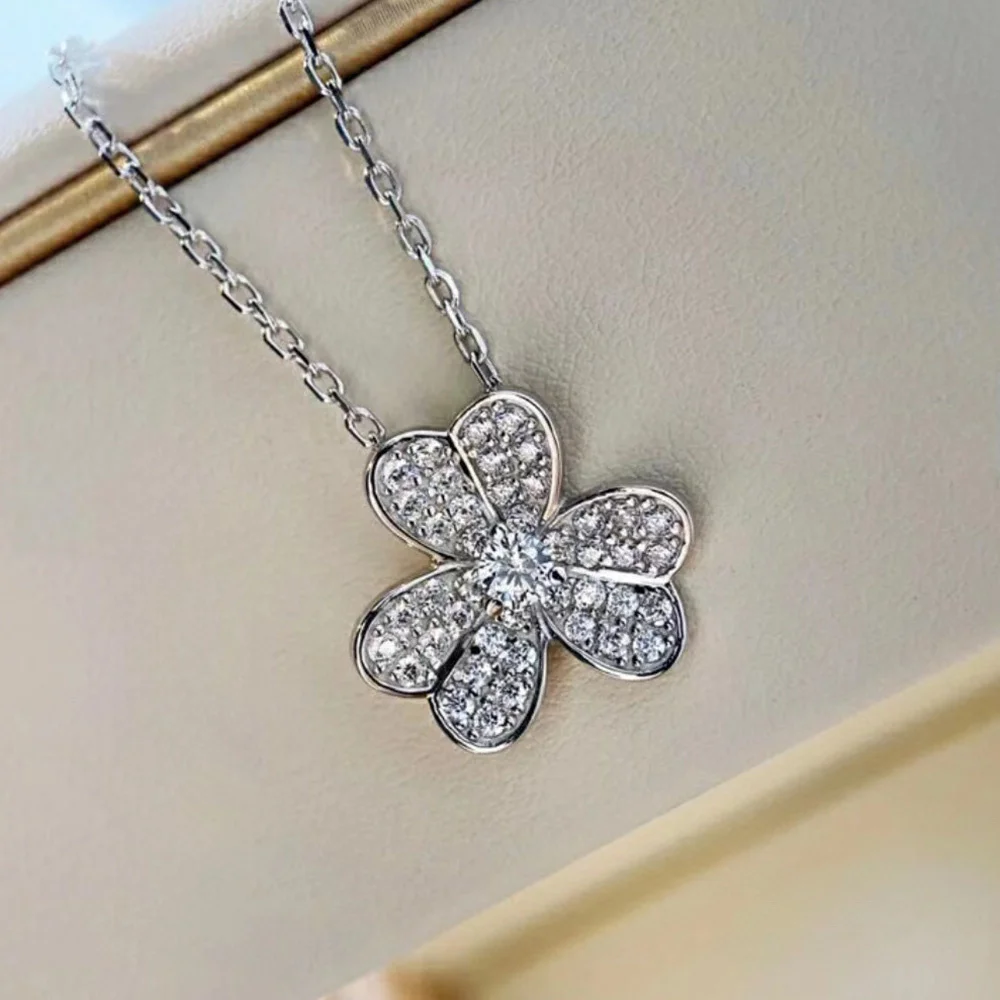 

Hot Famous Brand Pure 925 Sterling Silver Jewelry Fine Shine For Women Gold Color Flowers Necklace Sweet Romantic Luck Clover