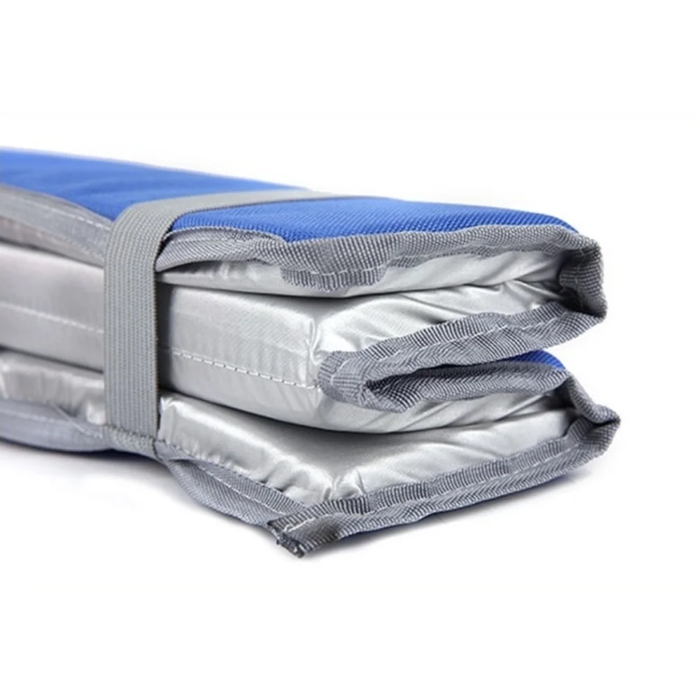 Waterproof Foldable Picnic Mat Made of Silver Coated Oxford Cloth Moisture Resistant Lightweight 35 x 28 x 1.5 cm