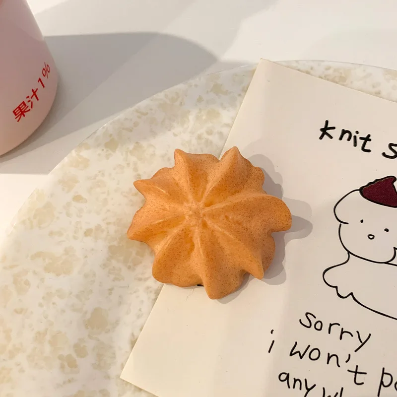 Simulation Cookies Side Clip Hair Rope Oreo Food Side Clip Interesting Fun Quirky Dry Duckbill Clip Women Girl Jewelry Gifts