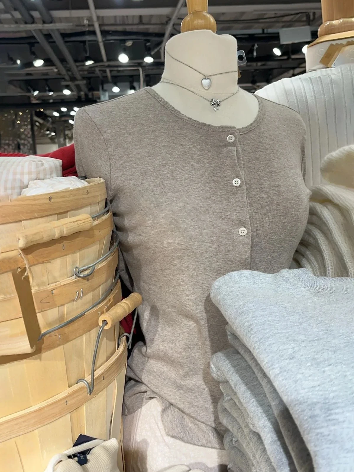 Solid Slim Long Sleeve T-shirt Women Lace Trim Round Neck Single Breasted Cardigan T-shirts Simple Casual Preppy Style Tees Tops