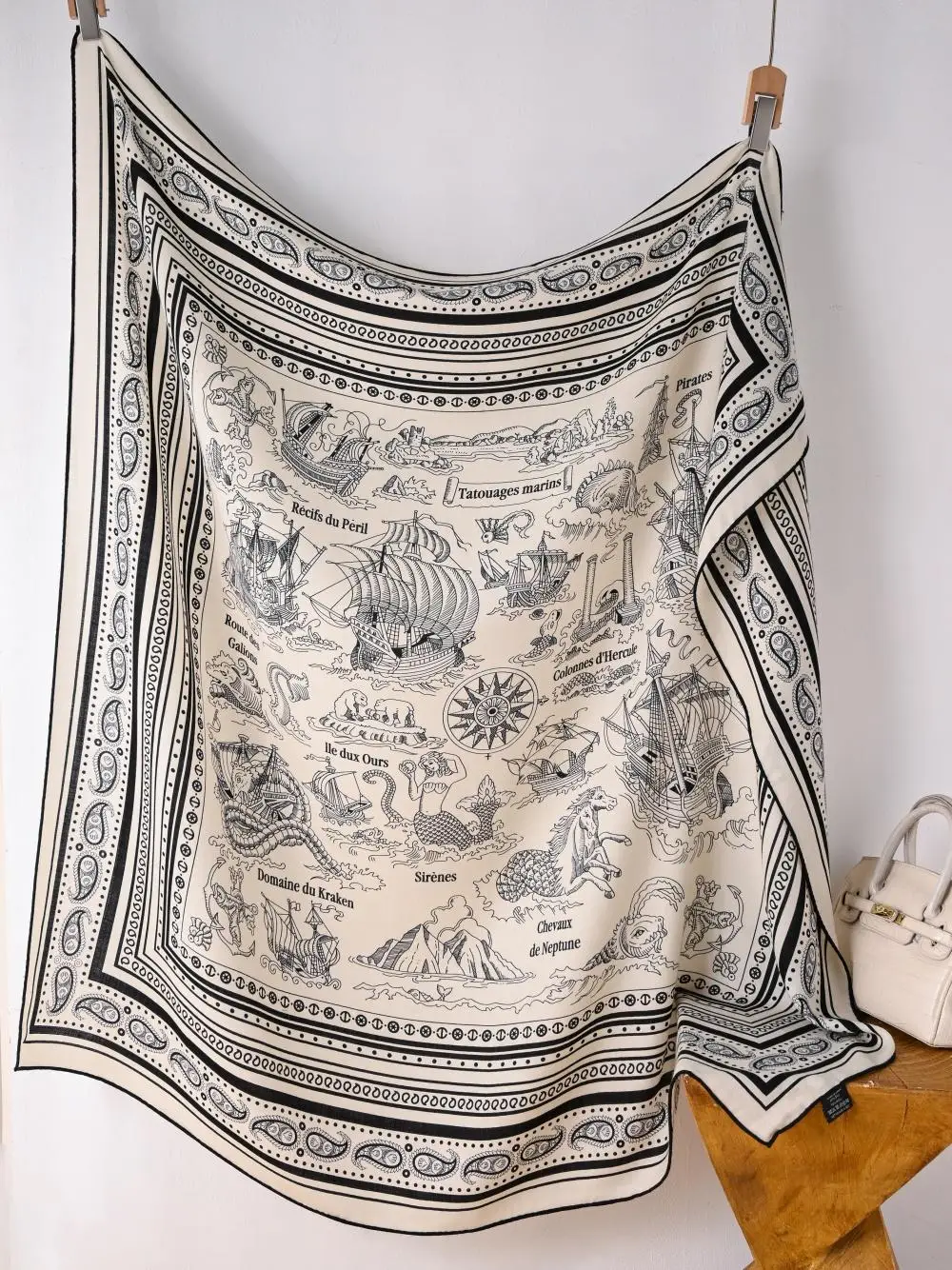 

Silk Wool Scarf Women Luxury Brand Shawls Designer Luxury Stole Pashmina Warm Square Head Accessories Clothing Decoration