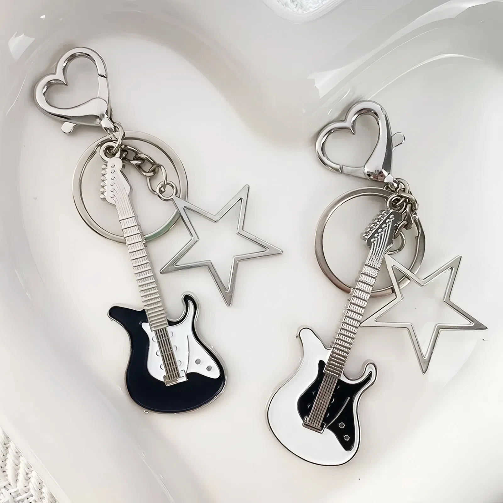 RAKOL Y2k Guitar Love Heart Key Chain For Men Women Star Sweet Keychain Cool Trendy Fashion Pendant Rock Punk Accessories Gift