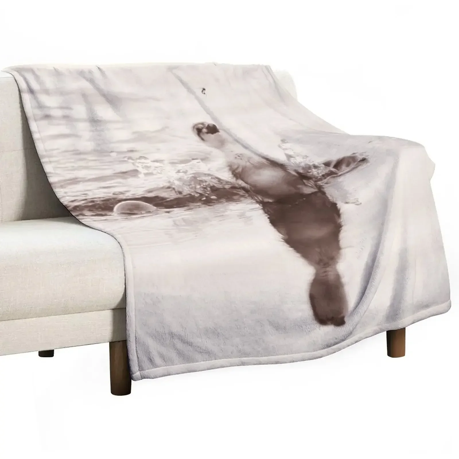 

Chick on the hunt / Swiss Artwork Photography Throw Blanket Furry For Baby Blankets