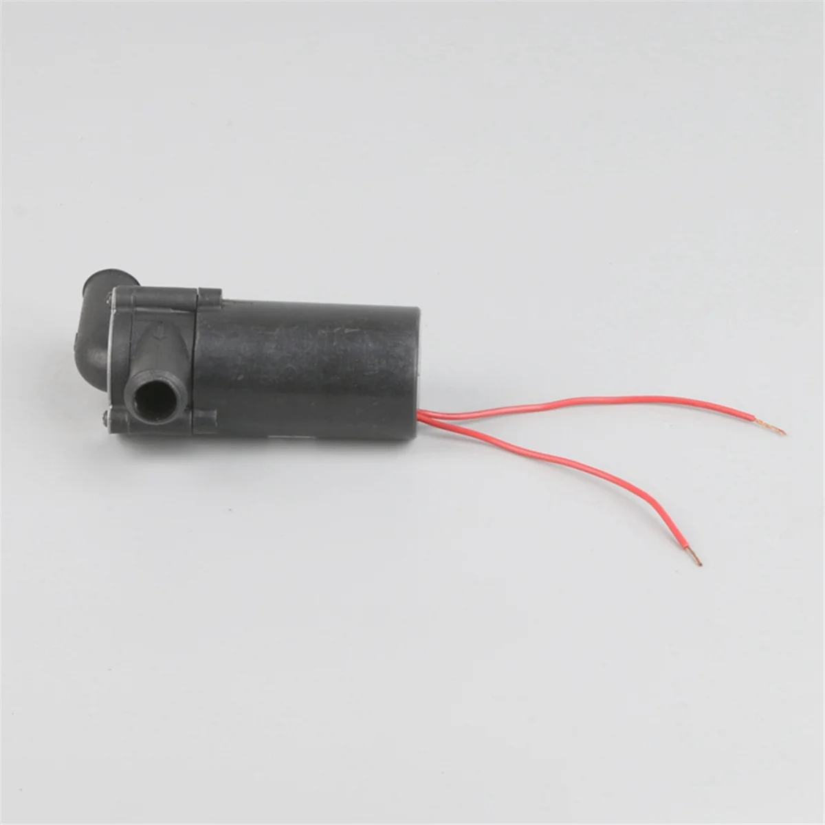 12V Car Water Pump the Air Conditioning Heating and Accelerates the Water Circulation Pump for Parking