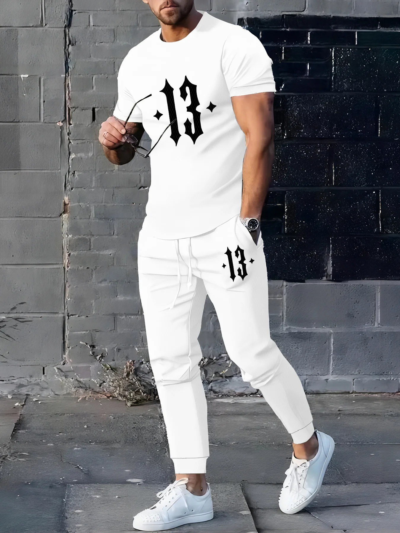 

Новый повседневный и простой мужской комплект уличной одежды лета 2025 года с цифровой 3D-печатью, который мягкий и удобный.