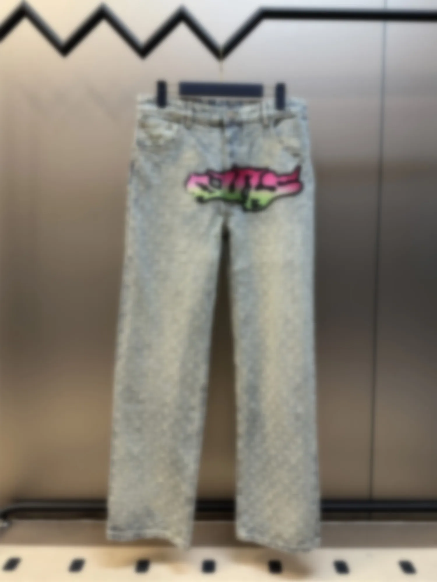 

Модные джинсы свободного кроя с вышивкой в виде пламени, унисекс, средняя посадка, повседневные, весенняя новинка