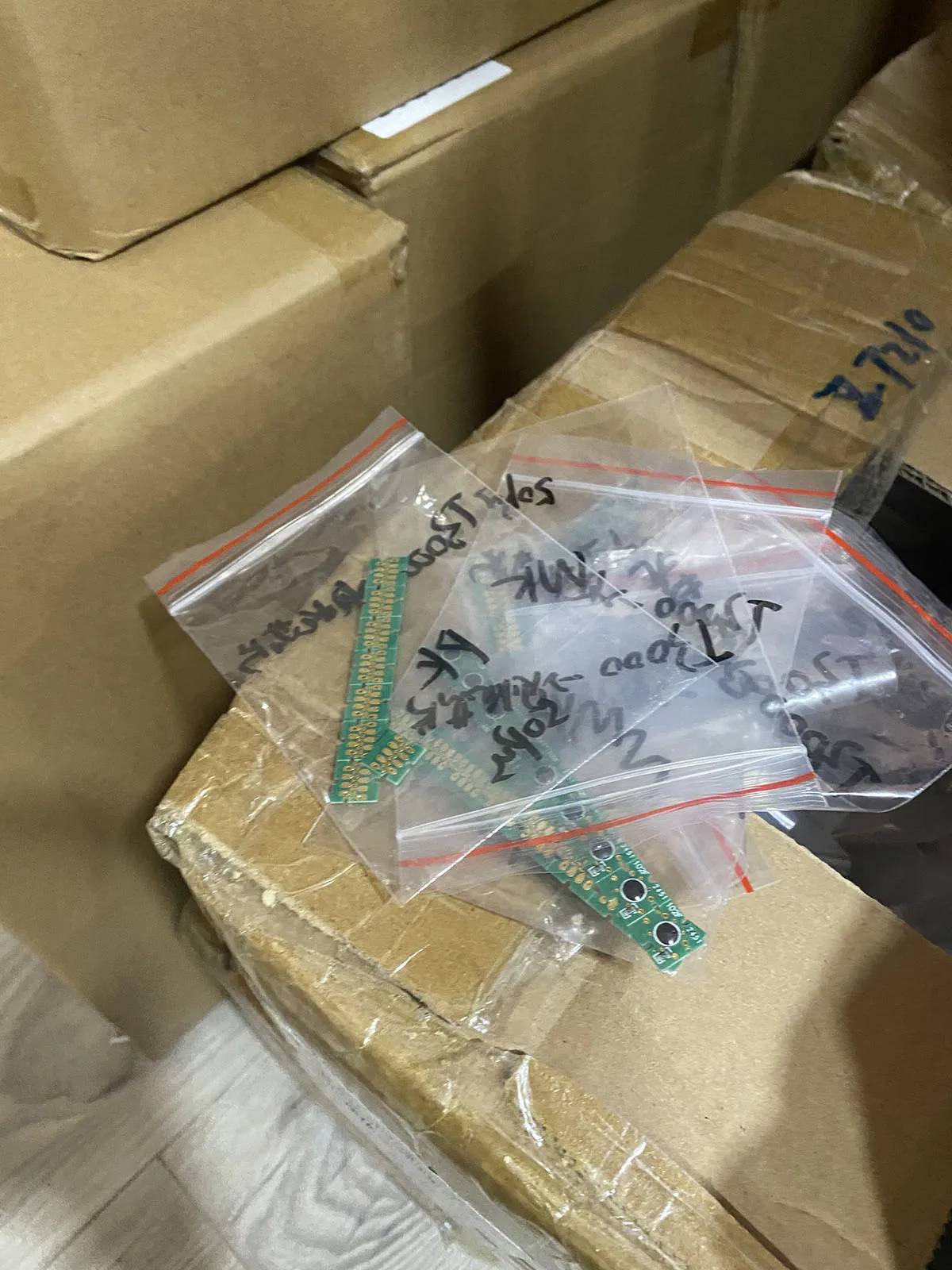 

T6941-T6945 Cartridge Chip For Epson SureColor T3000 T5000 T7000 T3070 T5070 T7070 T3200 T5200 T7200 T3270 T5270 T7270 Printer