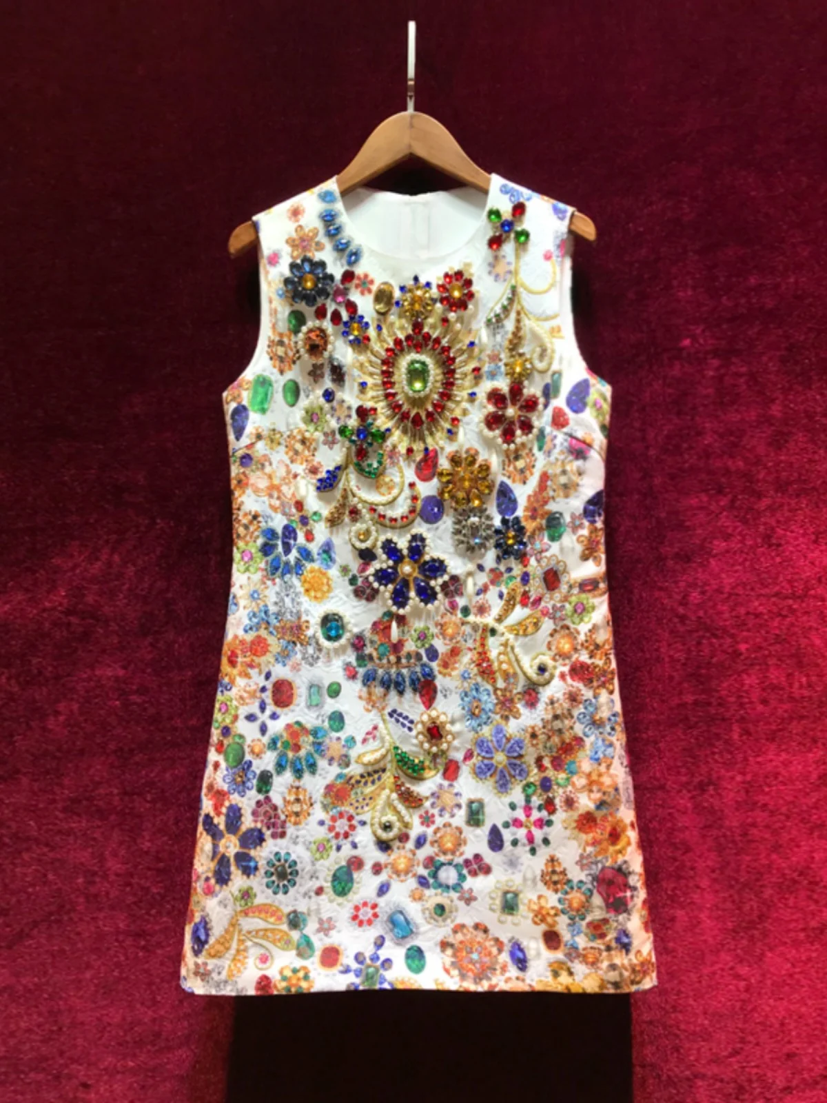 Damska ręcznie wyszywana koralikami diamentowa sukienka bez rękawów O Neck kwiatowy Print Dobby bez rękawów Lady Retro suknia wieczorowa w stylu barokowym — zdjęcie 6