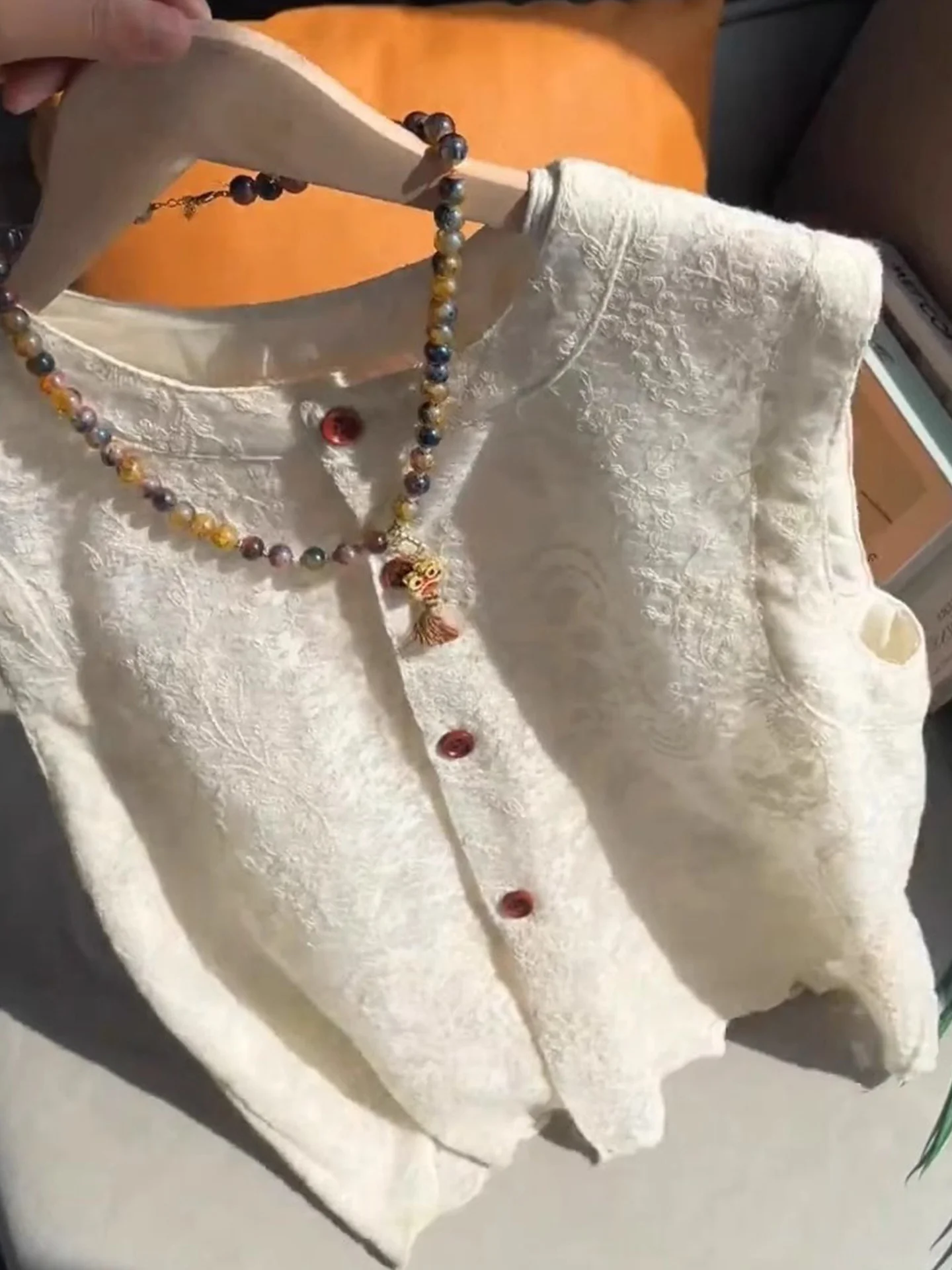 Summer Commute Knitted Svel round Ne Single Button Skin-friendly Faionable Small irt Casual Loose Fit T-irt