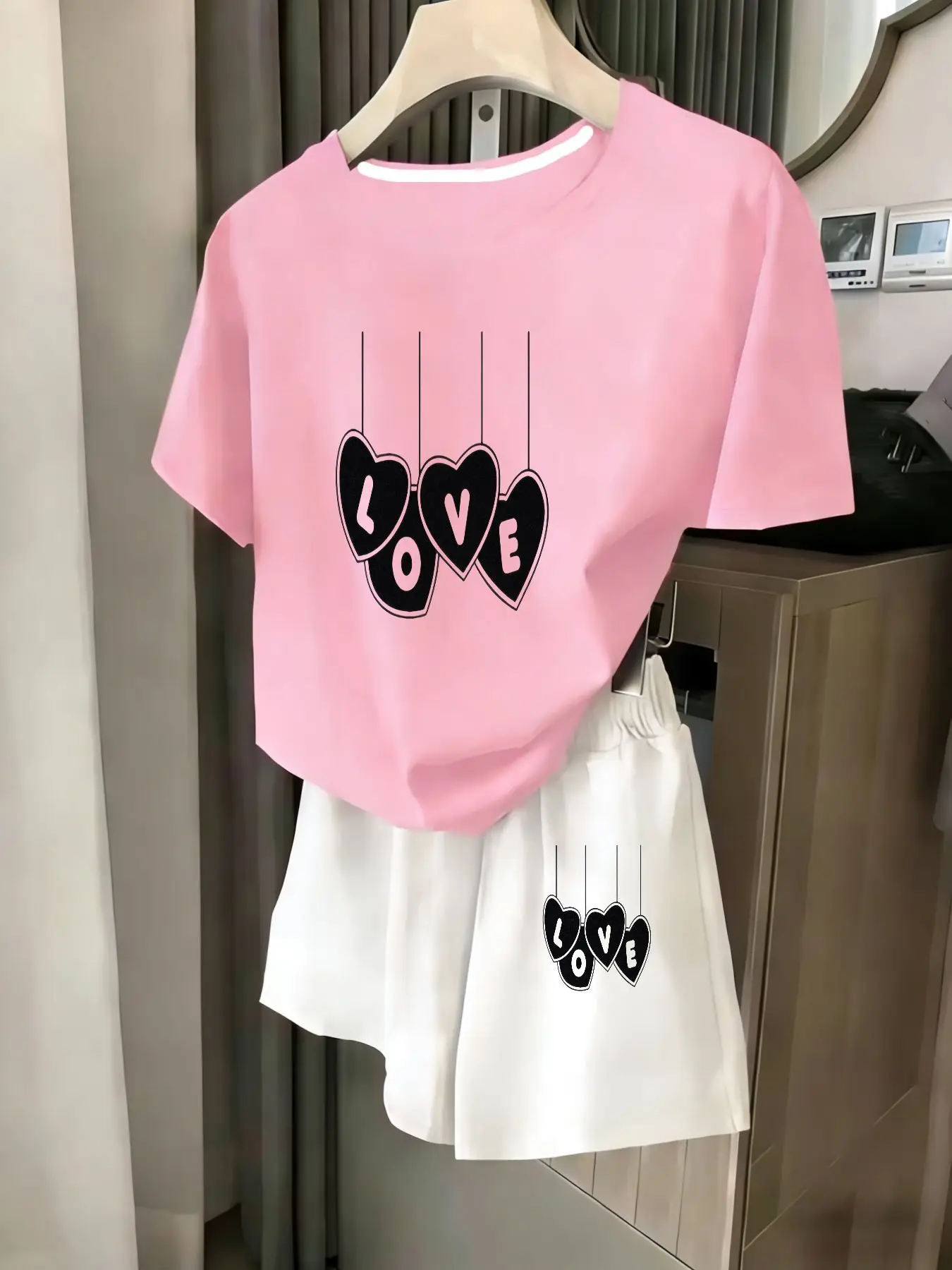

Ladies 2-Piece Set Summer Beach Vacation Casual round Neck Short Sleeve Random Print T-Shirt Elastic Waist Shorts Suit Comfortab