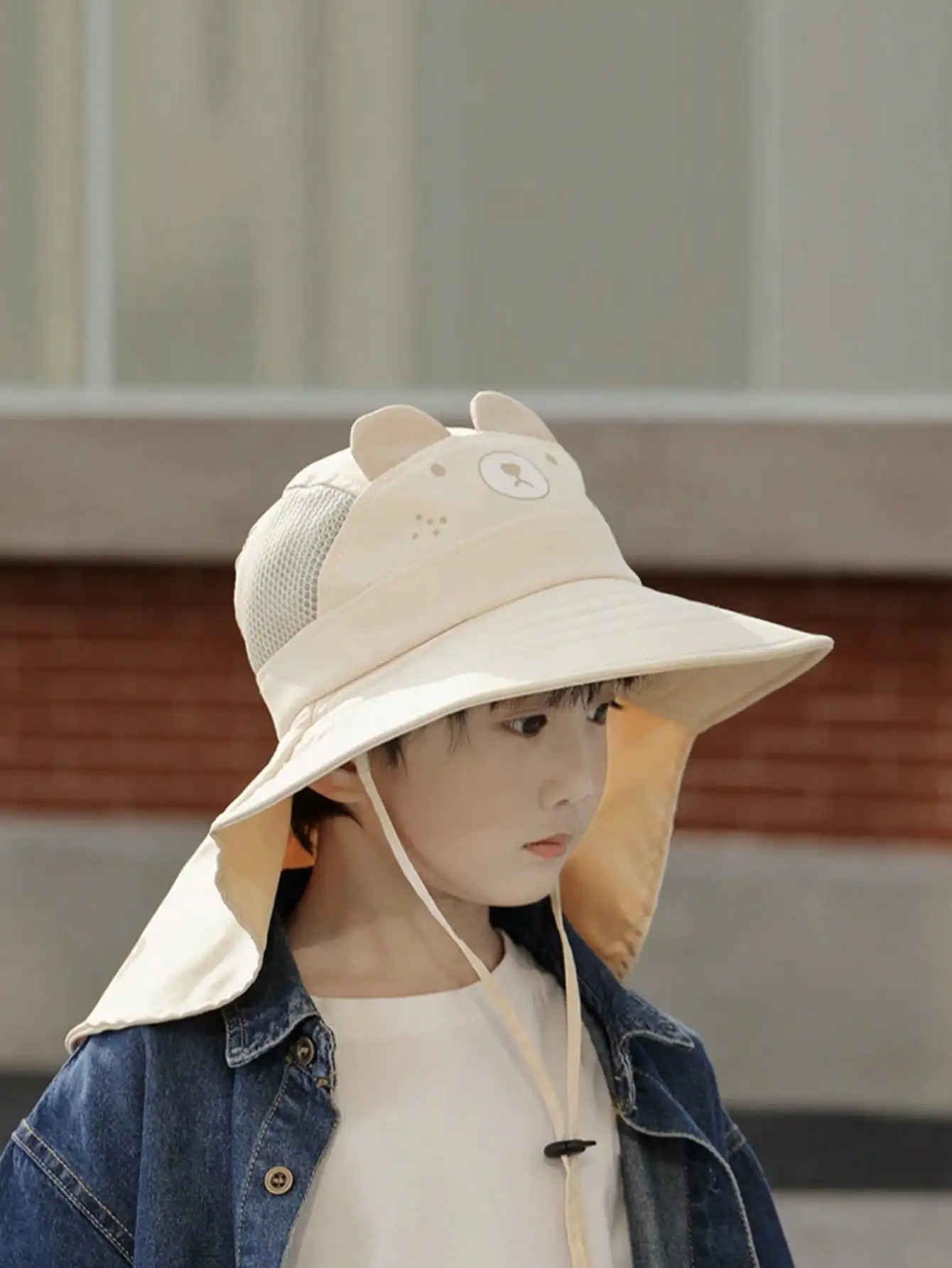 1pcs Kids Cartoon Bear Bucket Hat with Sun Protection Cape, Adjustable Strap & Random Whistle, Beige Outdoor Hat for 4-10Y Boys