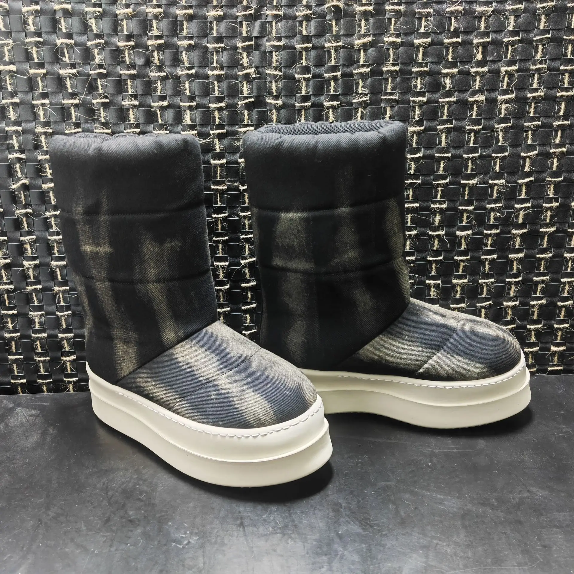 Men's and women's thick soled cotton boots, new fashionable and personalized thick cloth boots, warm midsole snow boots