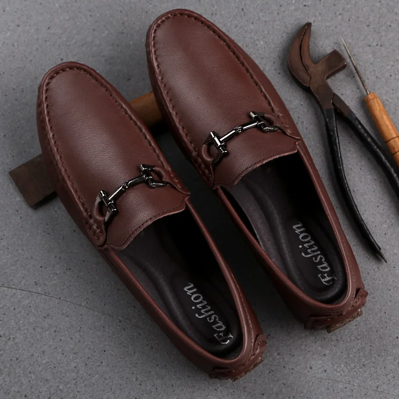 

2025 Fashion Italian Loafers Dress Shoes Men Loafers Patent Leather Oxford Shoe for Men Formal Mariage Wedding Shoes