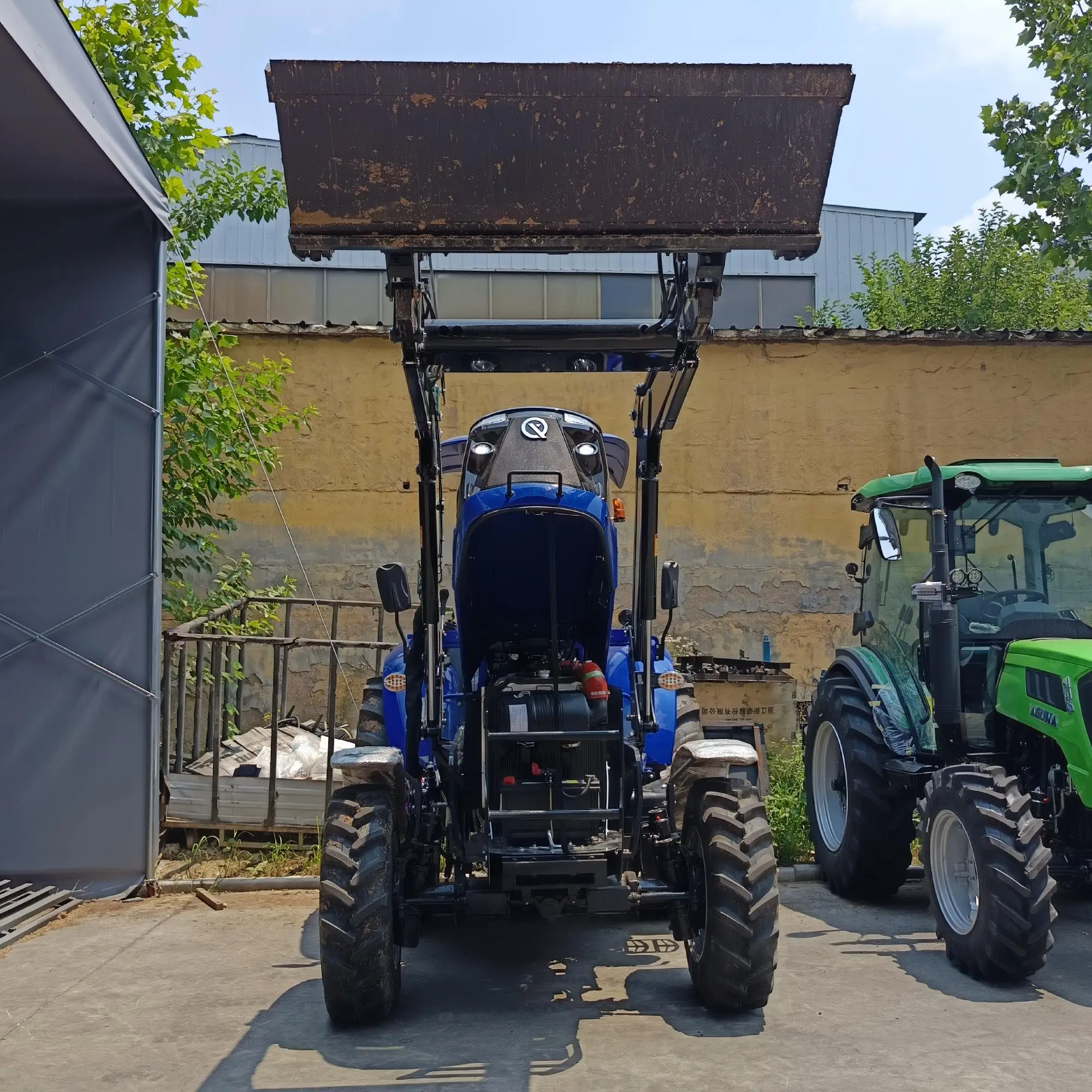 Mini Farm TractorWith cab and loading shovel 50HP 70HP 4WD Engine Wheel Small Garden Tractor