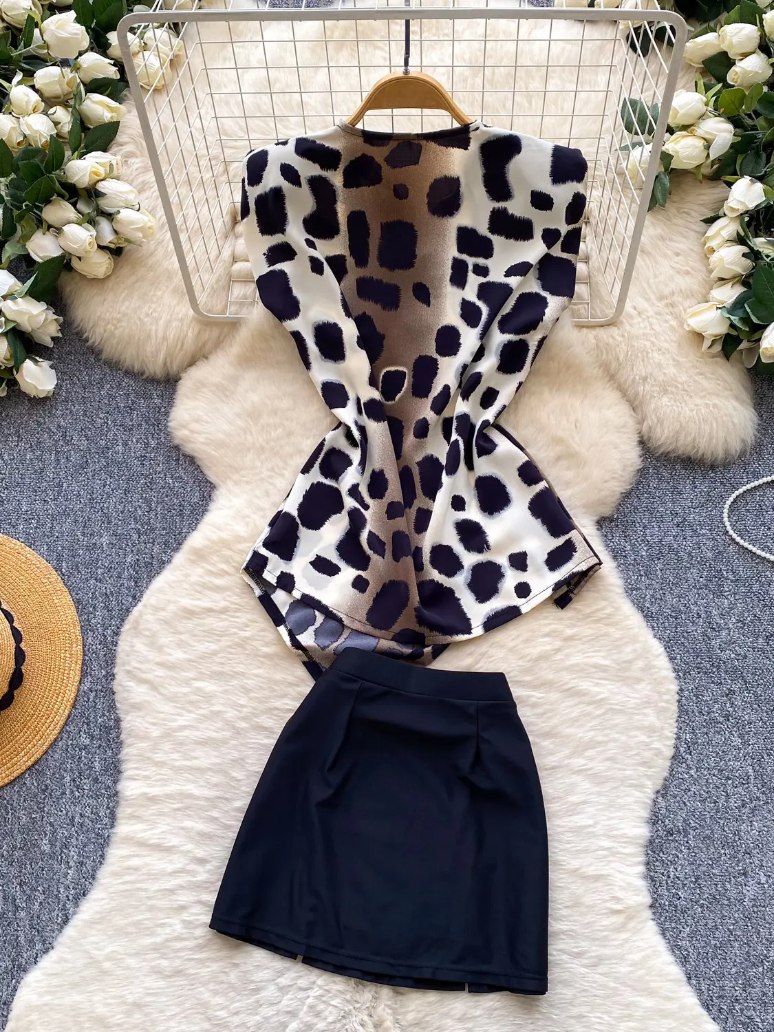 Women's Brown Leopard Print V-Neck Sleeveless Top Black Skirt Vintage Elegant Skirt Outfit Two Piece Set for Women Summer 2026 view 4